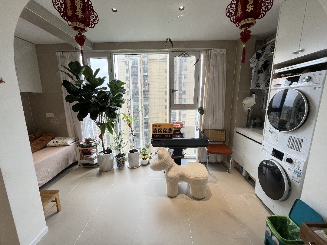 东正棕榈泉2室2厅1卫85㎡南北59.8万