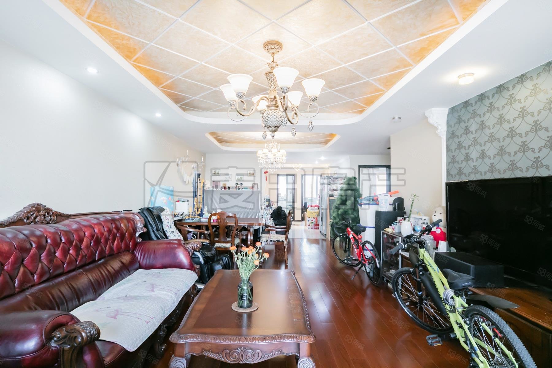 里外里公寓3室2廳2衛(wèi)152.6㎡南北799萬