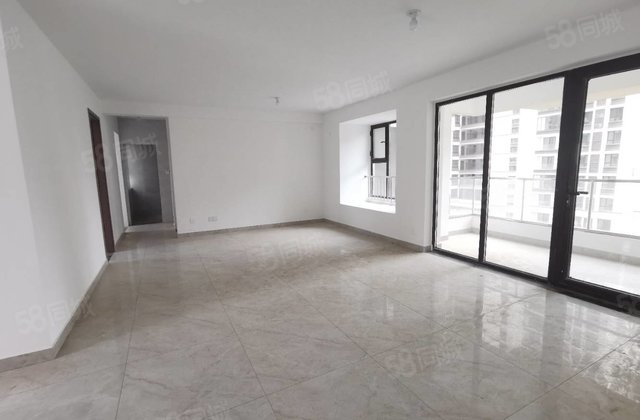 万达旁出售 江山印 新房未住 带车位 储藏室