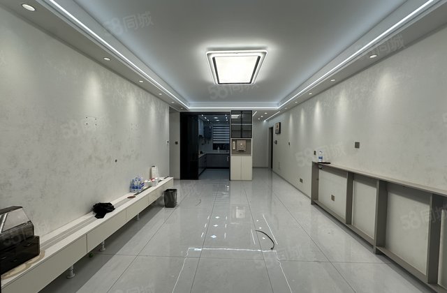 天鸿君邑3室2厅128㎡139.8万二手房图片