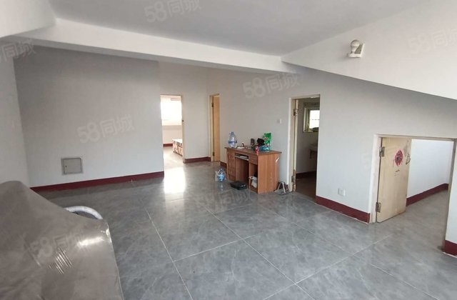 文轩本部 闸口附近 单价低 拎包入住 小区可停车