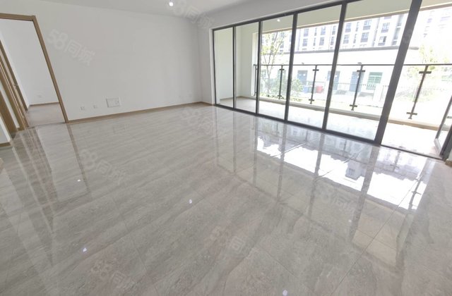 急售！  实验区医院对过城市芳华三室可隔四室带三个车位