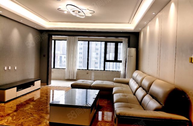 国岳府 精装四室 四叶草户型 户型方正 采光好 拎包入住