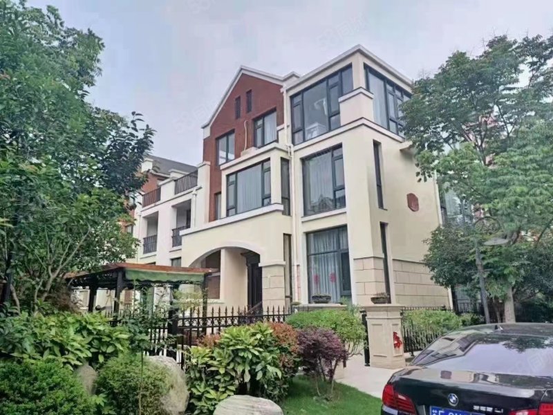 急急急南郊庄园纯别墅小区总价160万元130平大花园