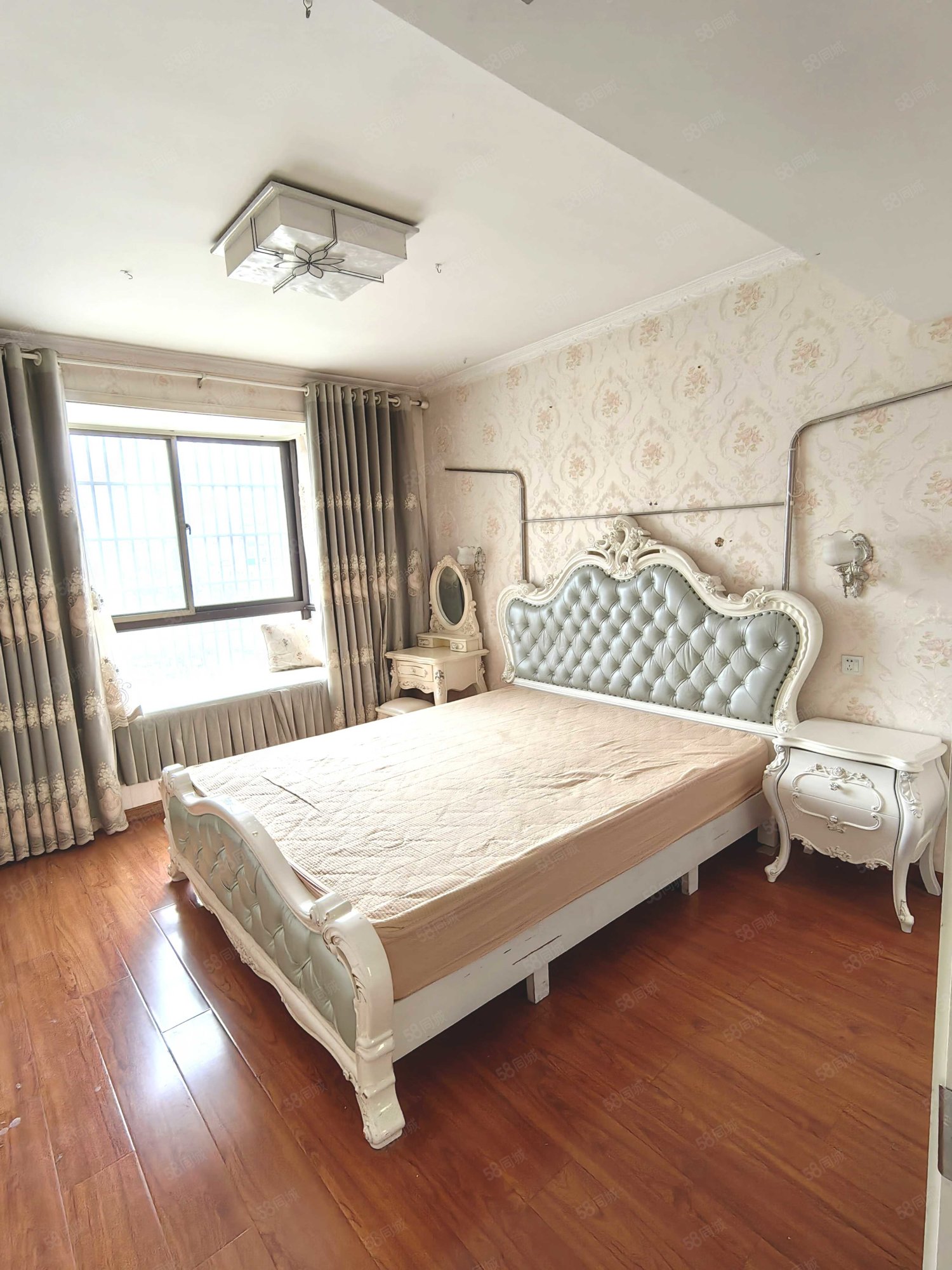 丽阳春都3室2厅2卫132.46㎡南79万