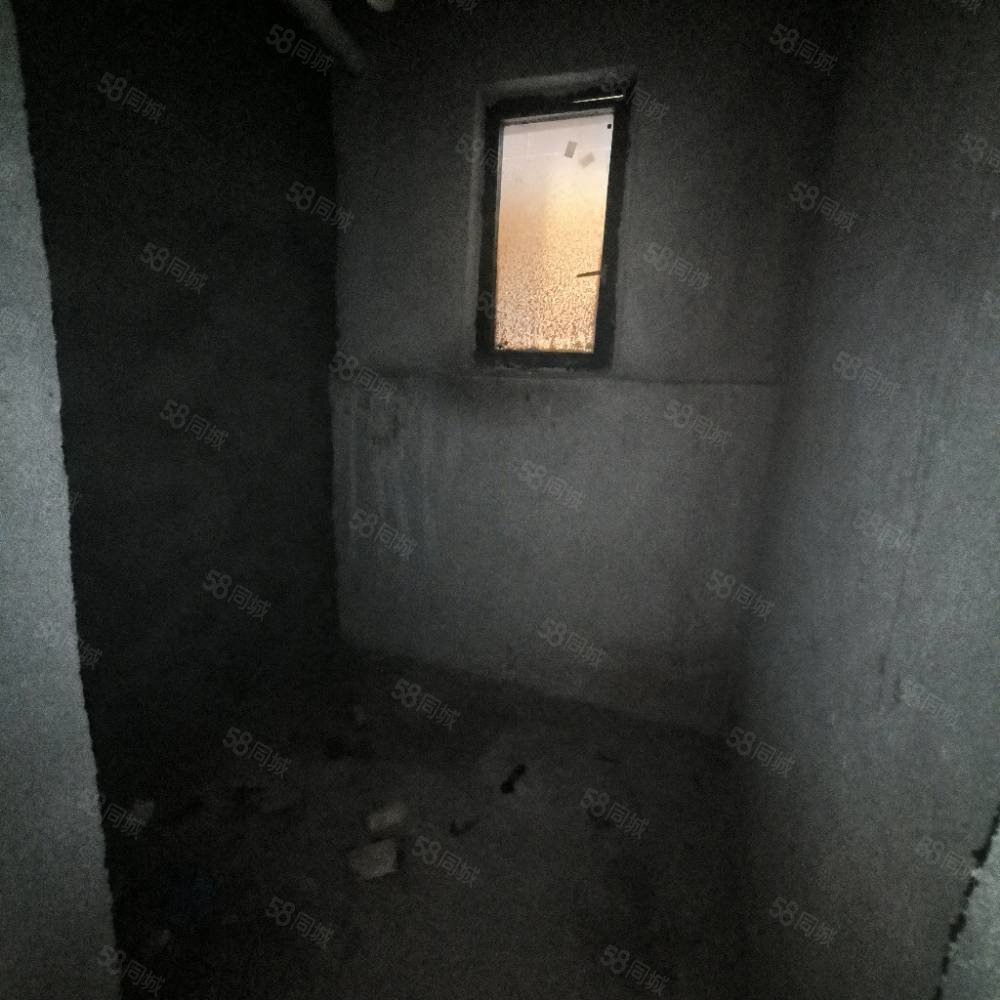 天御蓝湾7室2厅4卫126㎡南北140万