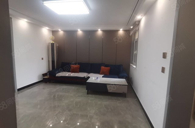 急售 急售 七中对过 馨苑小区 精装多层 免大税 带储