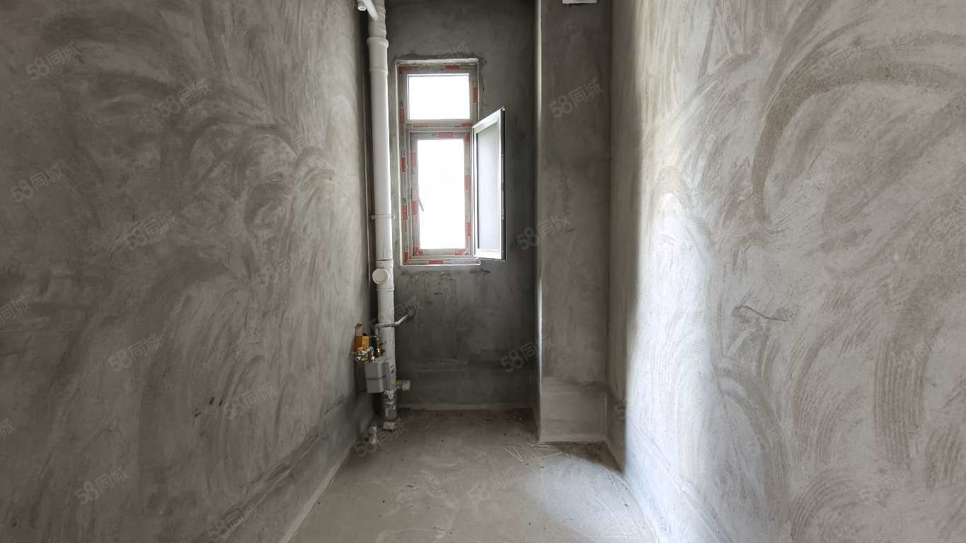 国瑞文旅城3室2厅2卫79.42㎡西南39.8万