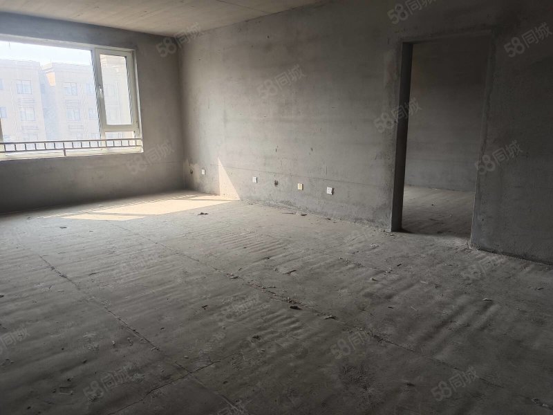 142平125万 车位储藏室 三居双卫,胜宏荣域悦湖湾-东营58同城