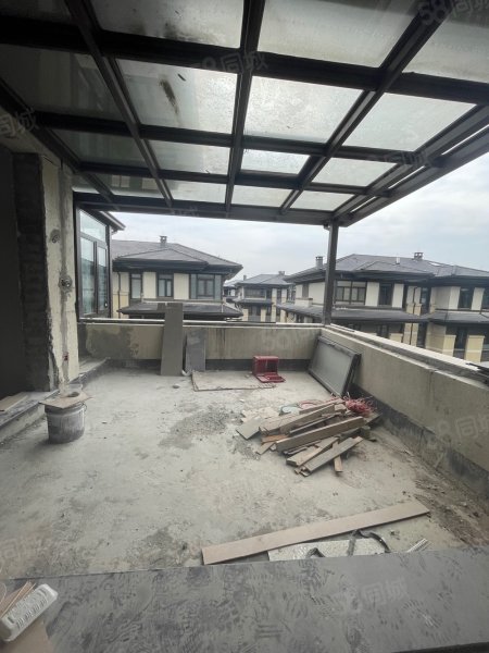 带游泳池带两百平花园,地上4层带阁楼,香山别墅-绍兴58同城