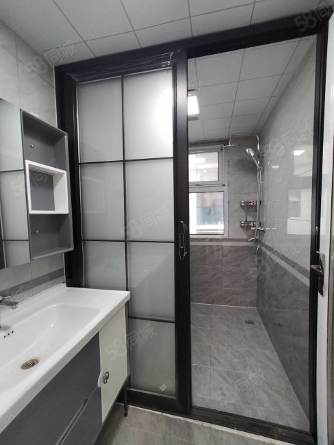 泗水龙城华府3室2厅2卫137㎡南北119万