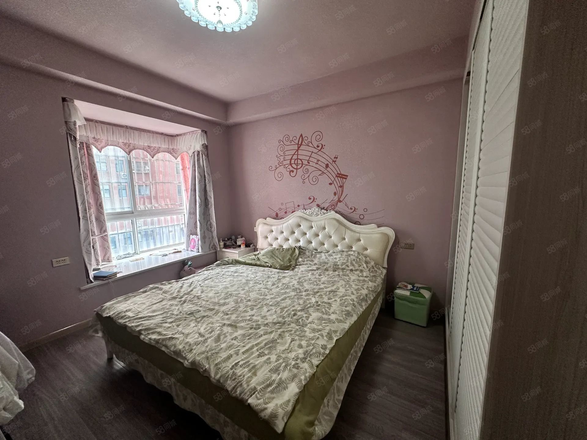 盛世东城4室2厅2卫140㎡南北59.9万