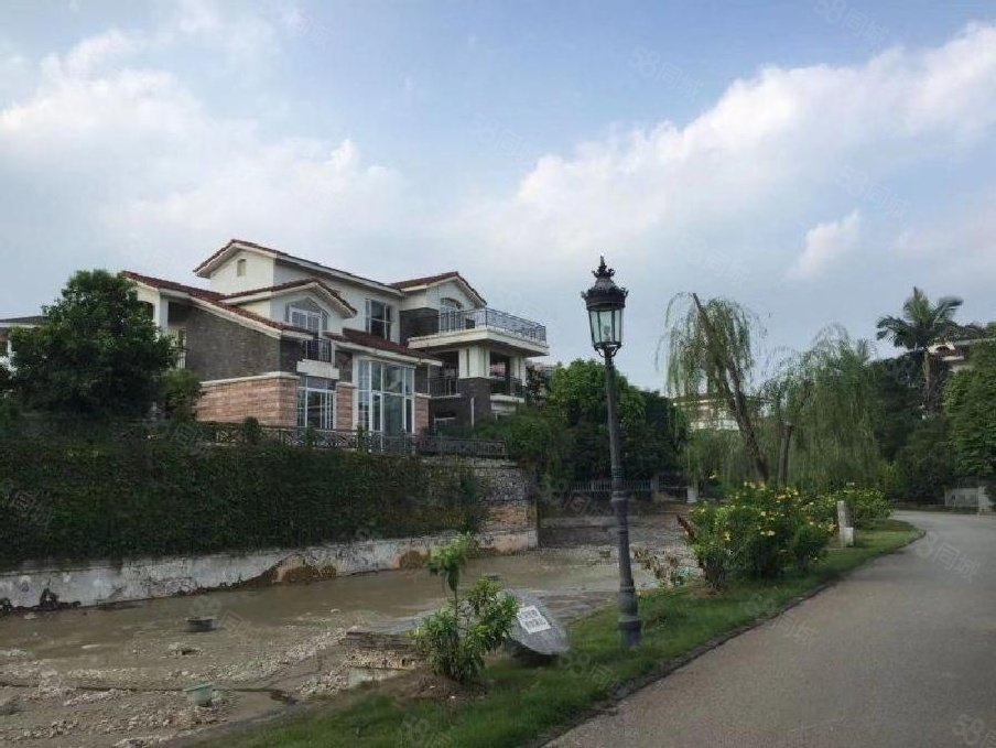 龙胤独栋别墅,300平米花园,总价1200万,产权清晰,龙胤花园-南宁58同城