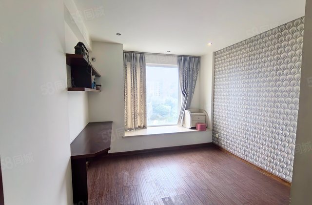 万科魅力之城(三期)3室2厅136.63㎡270万二手房图片