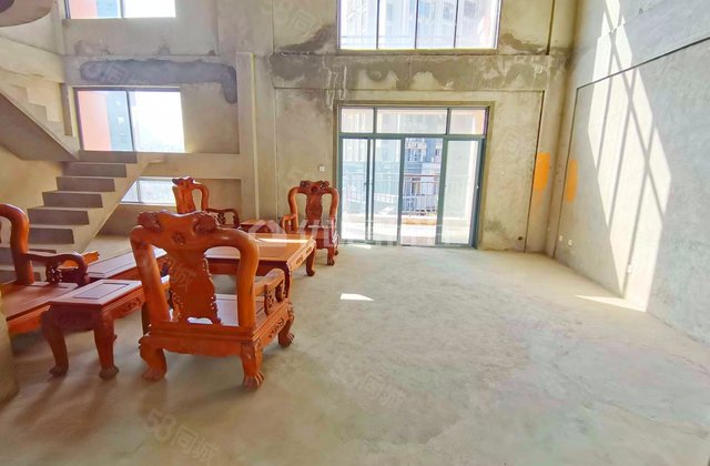 维也纳森林5室2厅250㎡266万二手房图片