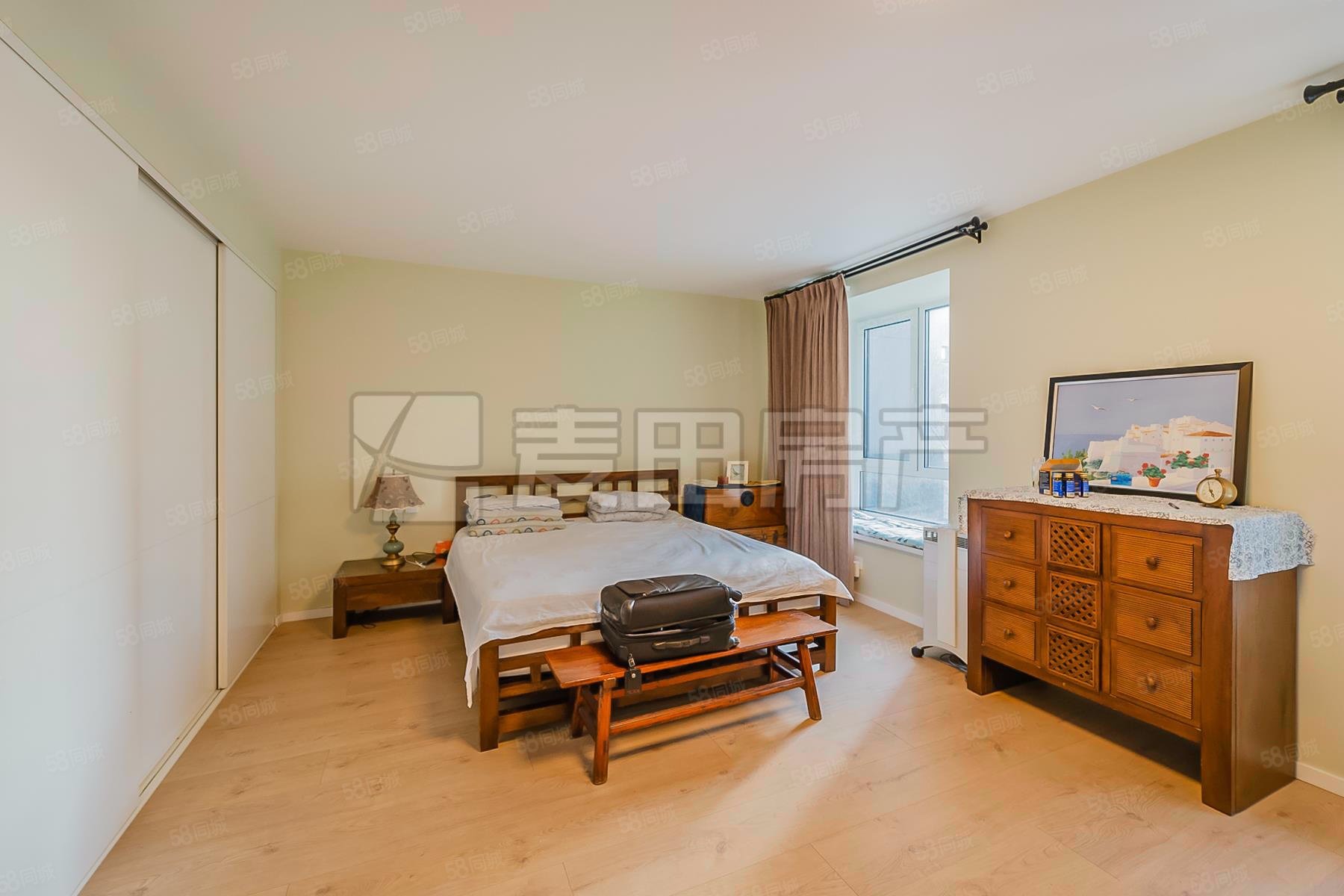 國風上觀4室2廳2衛(wèi)227㎡南北1430萬