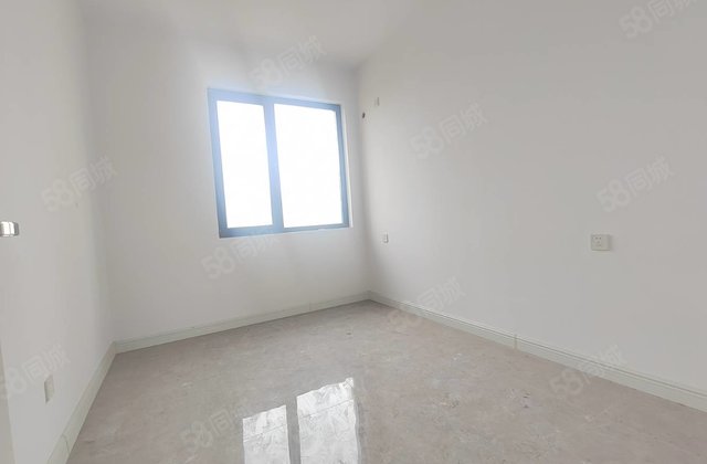 百合新城 三实验 新房未住 小高 三室两卫 东户 车位 满二