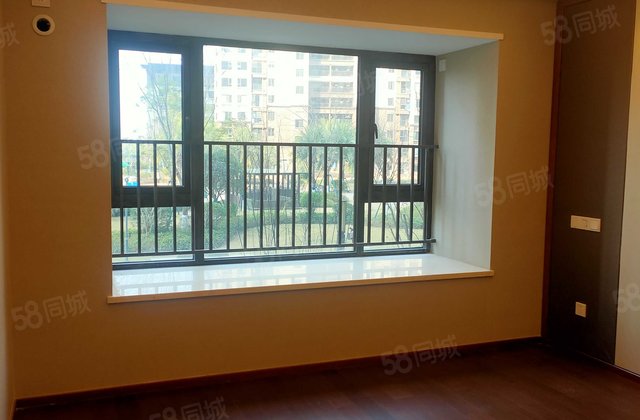 观岭翡翠湾4室2厅133.63㎡71万二手房图片