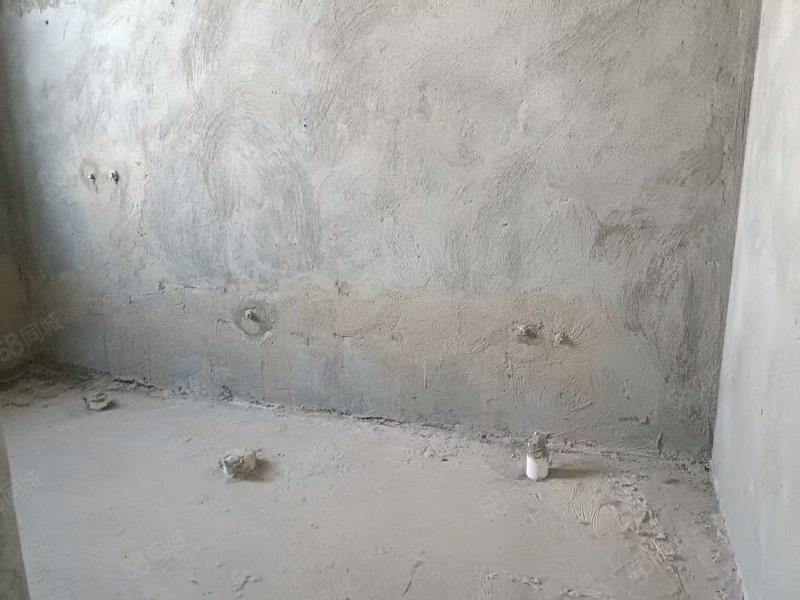 瑞景苑7室2厅4卫288㎡南北278万