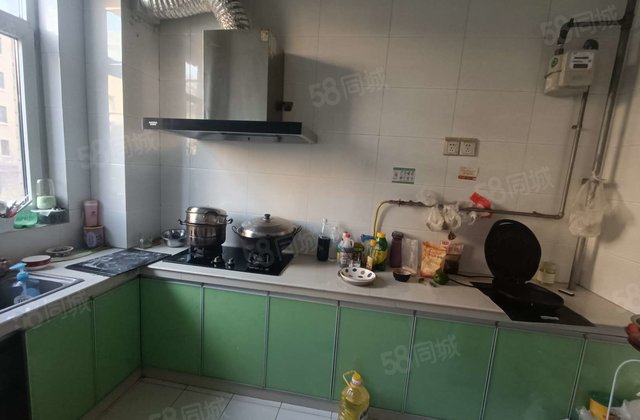 嘉明 万豪新城邦 房东急售  三室两厅两卫 带车储 证满二年