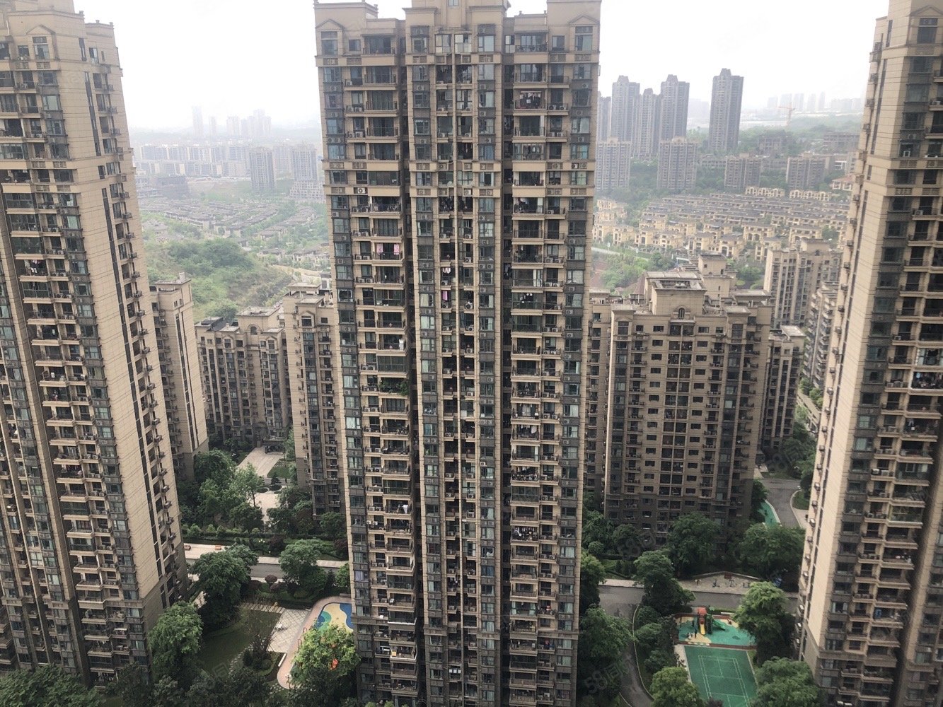 恒大照母山山水城3室2厅1卫93㎡南140万