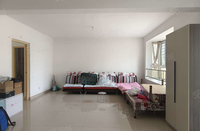 市中心，汽车站南邻，金柱康城，三室两厅两卫，免大税