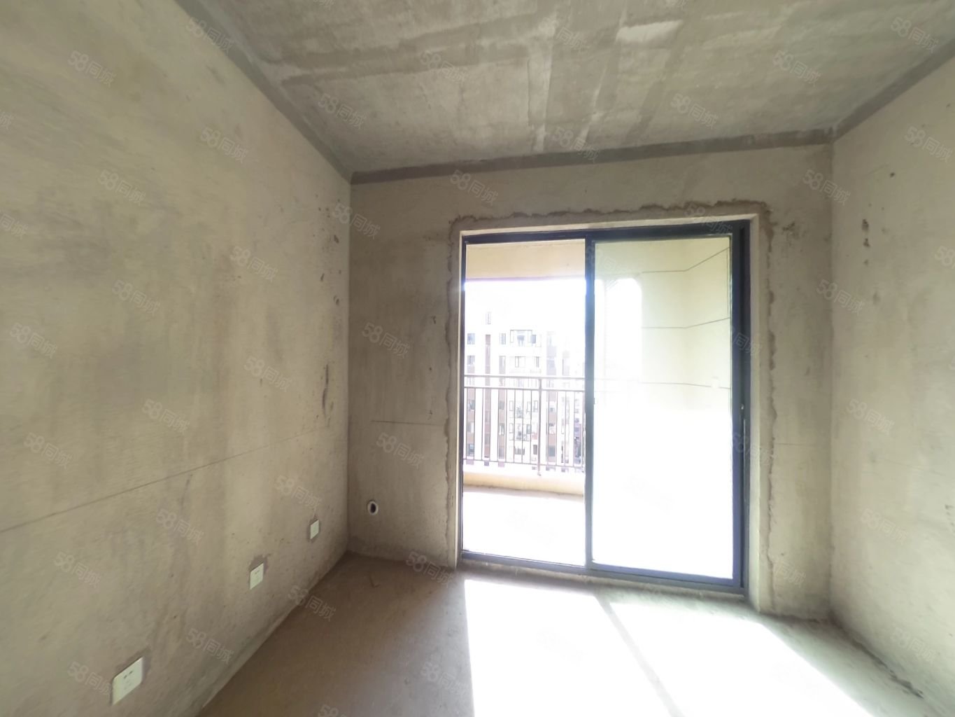 星海国际广场3室2厅2卫115㎡南北55万