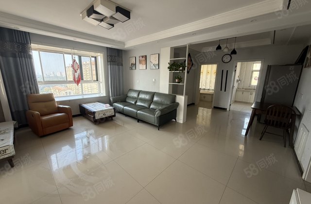 东南片区 区政府附近 西边户大三居 免大税  带储