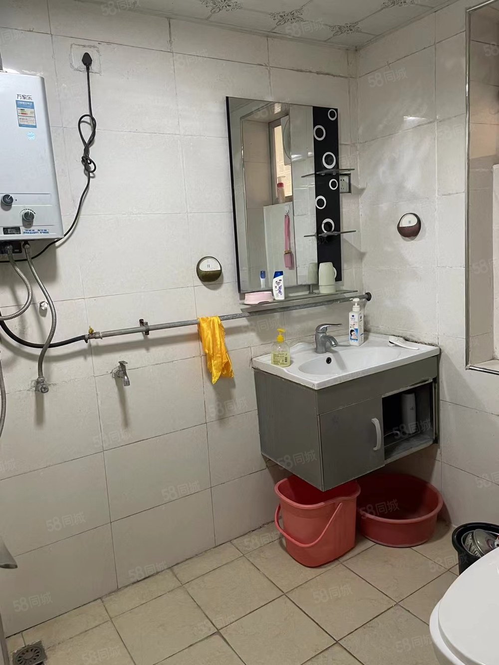 东河新村2室2厅1卫75㎡南北20万