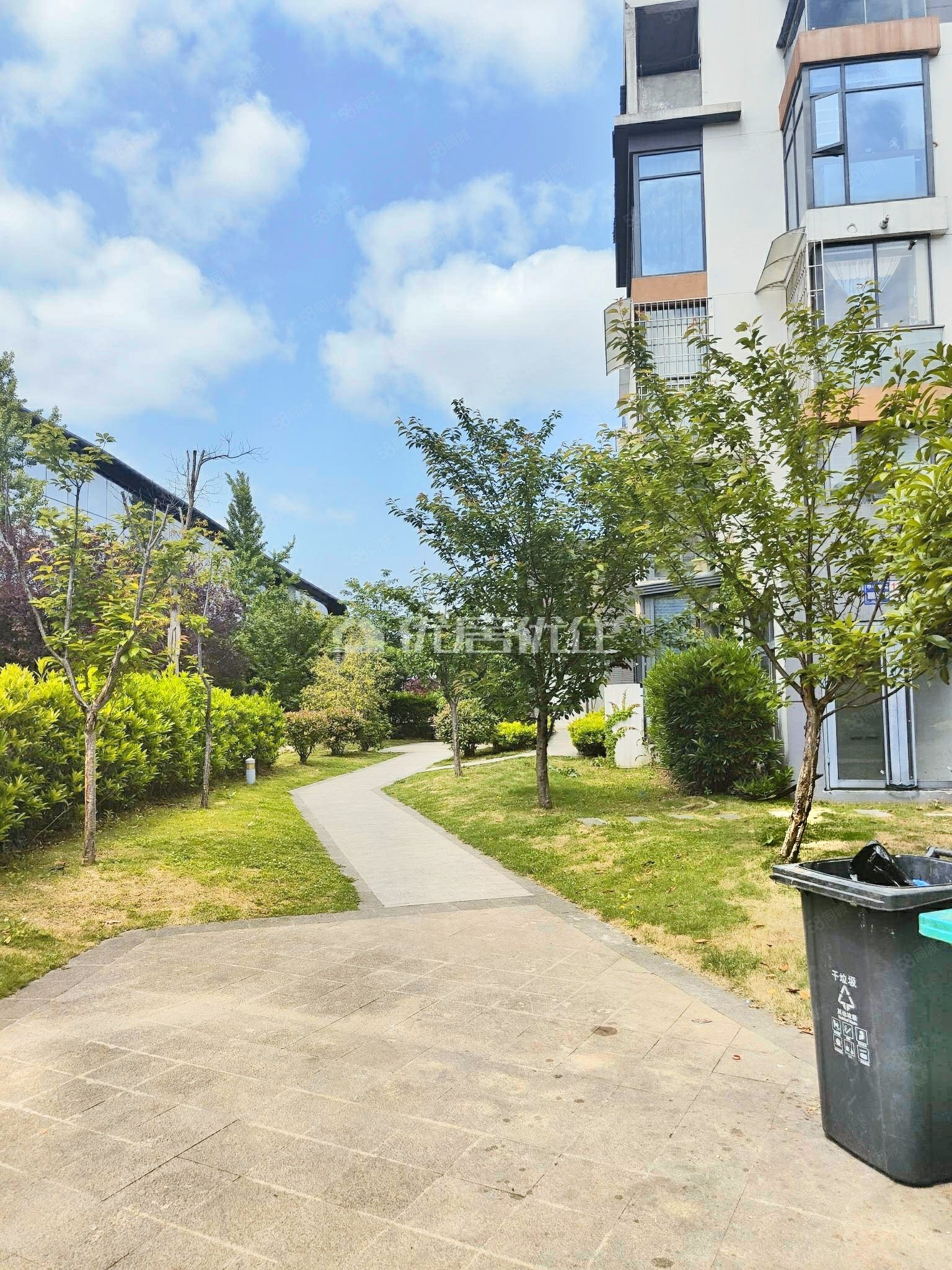 溪山御景3室2厅2卫110.59㎡南北116万