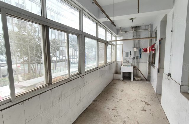 泰安第一城3室2厅146㎡52万二手房图片