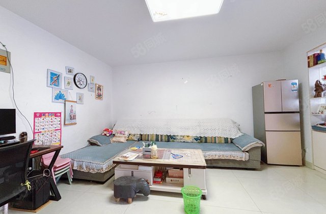 香格里，电梯房，三室，中间楼层，房东着急卖，