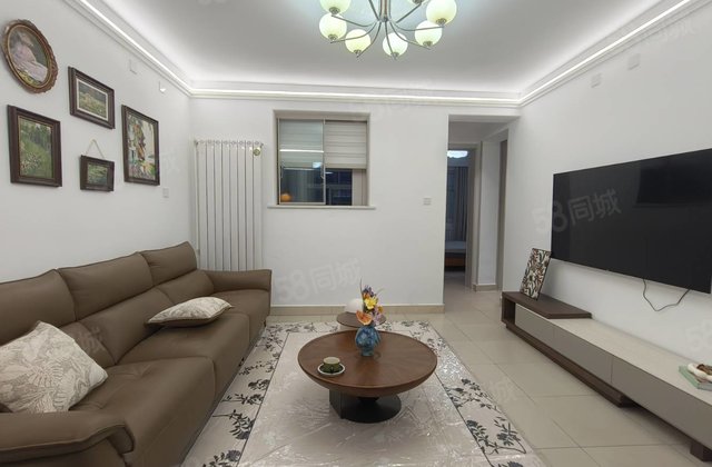 出门就是湖边，铁塔湖边，孝心一楼精装，全新家具家电