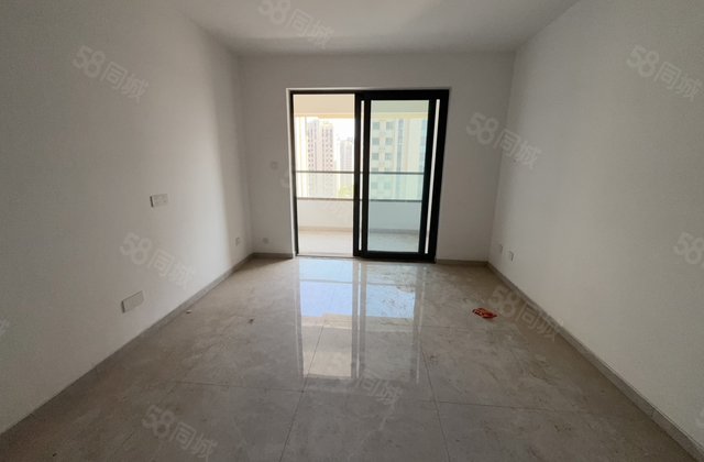 理想城 新房未住 刚需结婚 精装三室 带车储 随时看房