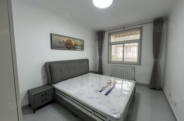 湖边大三室 精装婚房 拎包入住 南北通透 停车方便！