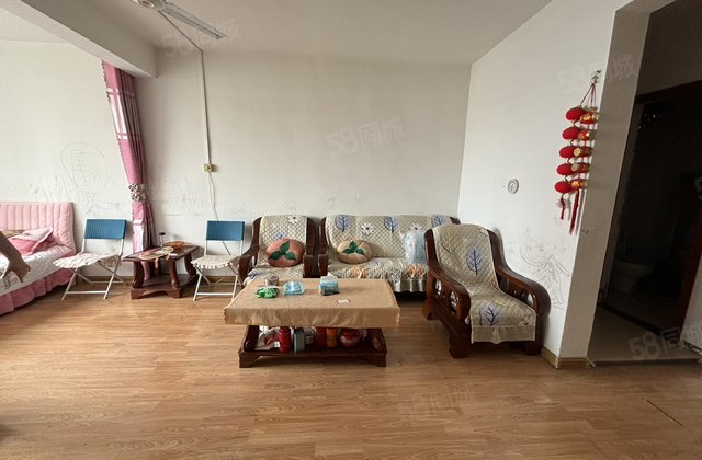 电梯三室！新出房东直卖！性价比好高！鸿顺站北金城柳泉三里铺