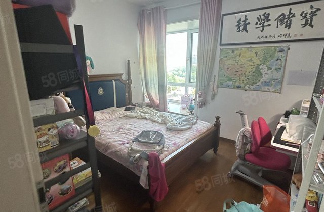 中通时代豪园二期(18-34号楼) 4房 周边配套完善