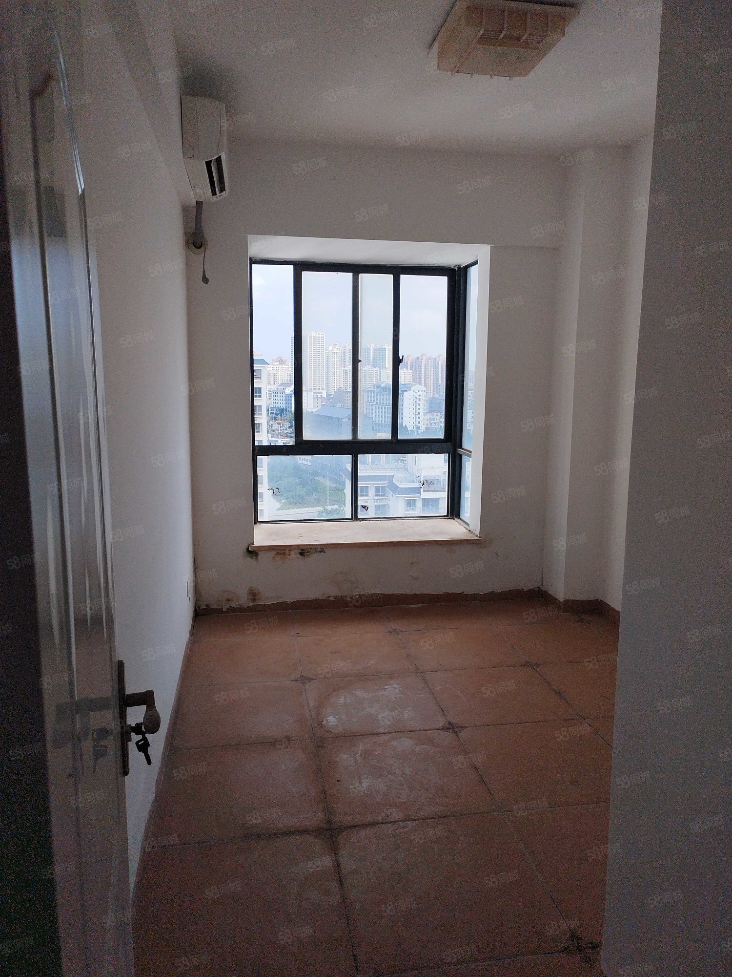 新香缇假日2室1厅1卫71㎡南41万