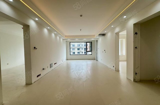 徒骇河观景房 三叶草户型 带车位 精装修 次新小区