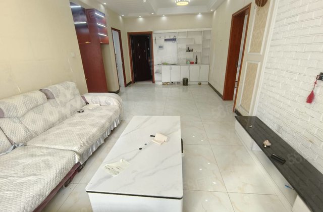 二中旁 大学城B区 中间楼层 免 送储