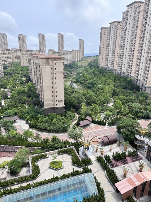 华发新城业主想尽快出手119平精装修家具齐全67万楼层好急急