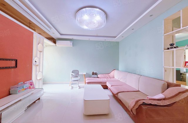 站前街附近，西湖新苑3室2厅。好楼层电梯房。