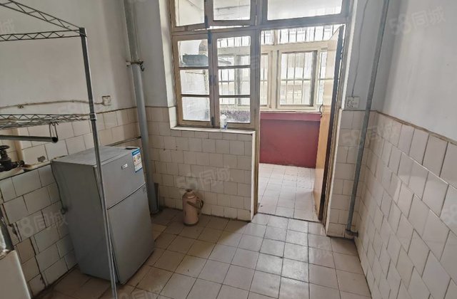 东昌湖边名人苑 管道局家属院二楼 三室 可按揭