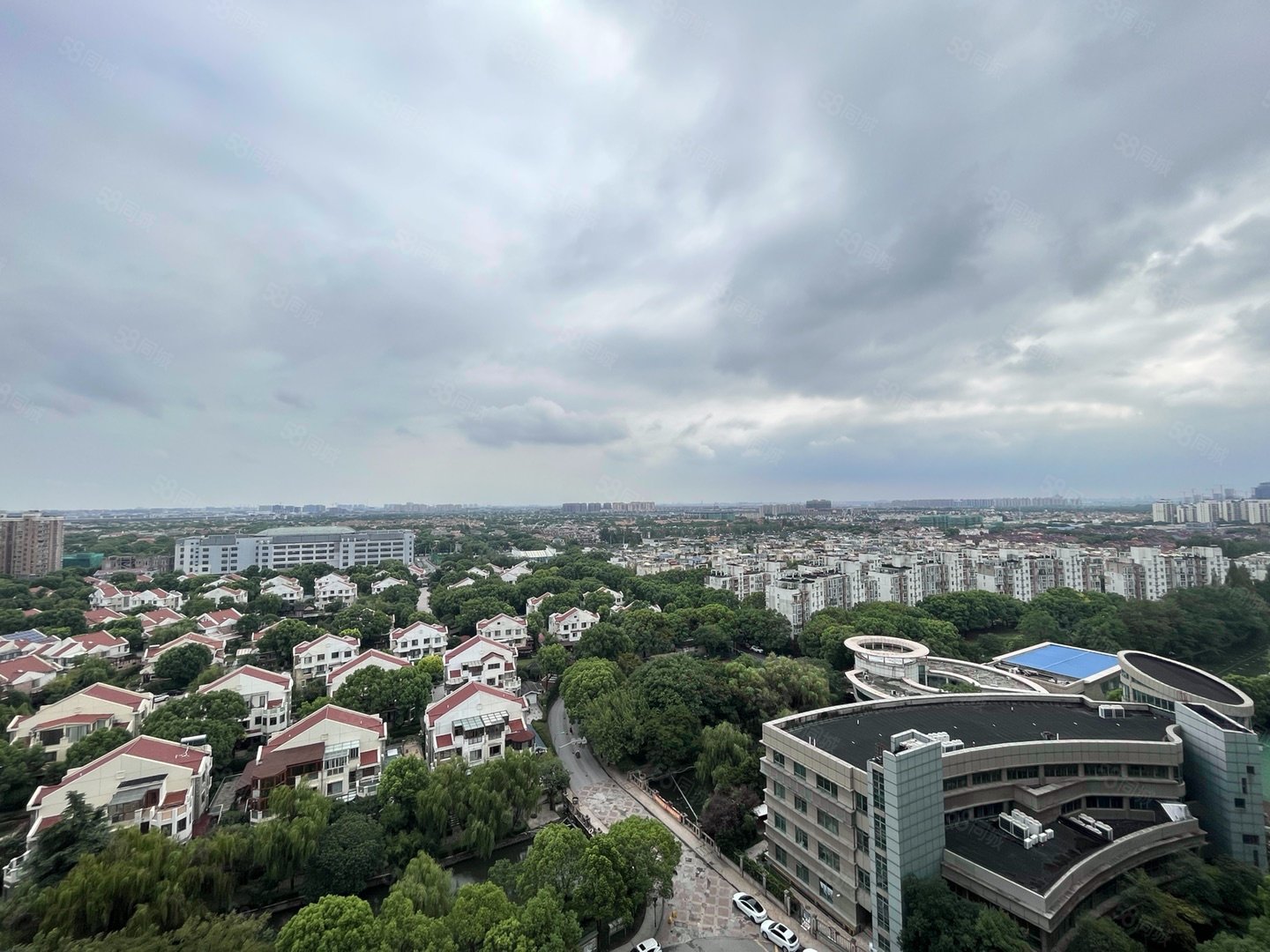 绿洲香岛花园4室2厅4卫246.93㎡南北940万