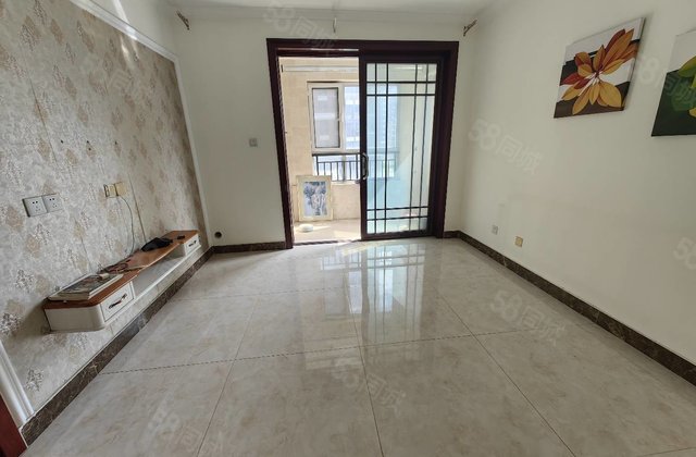 水岸花语 电梯小高层 中层 刚需过渡合适 免大税 客厅通阳台