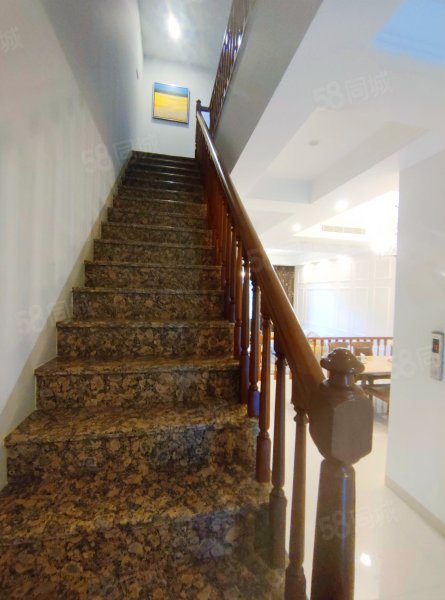 华发水郡一期别墅精装可拎包入住楼层好密度低电梯房