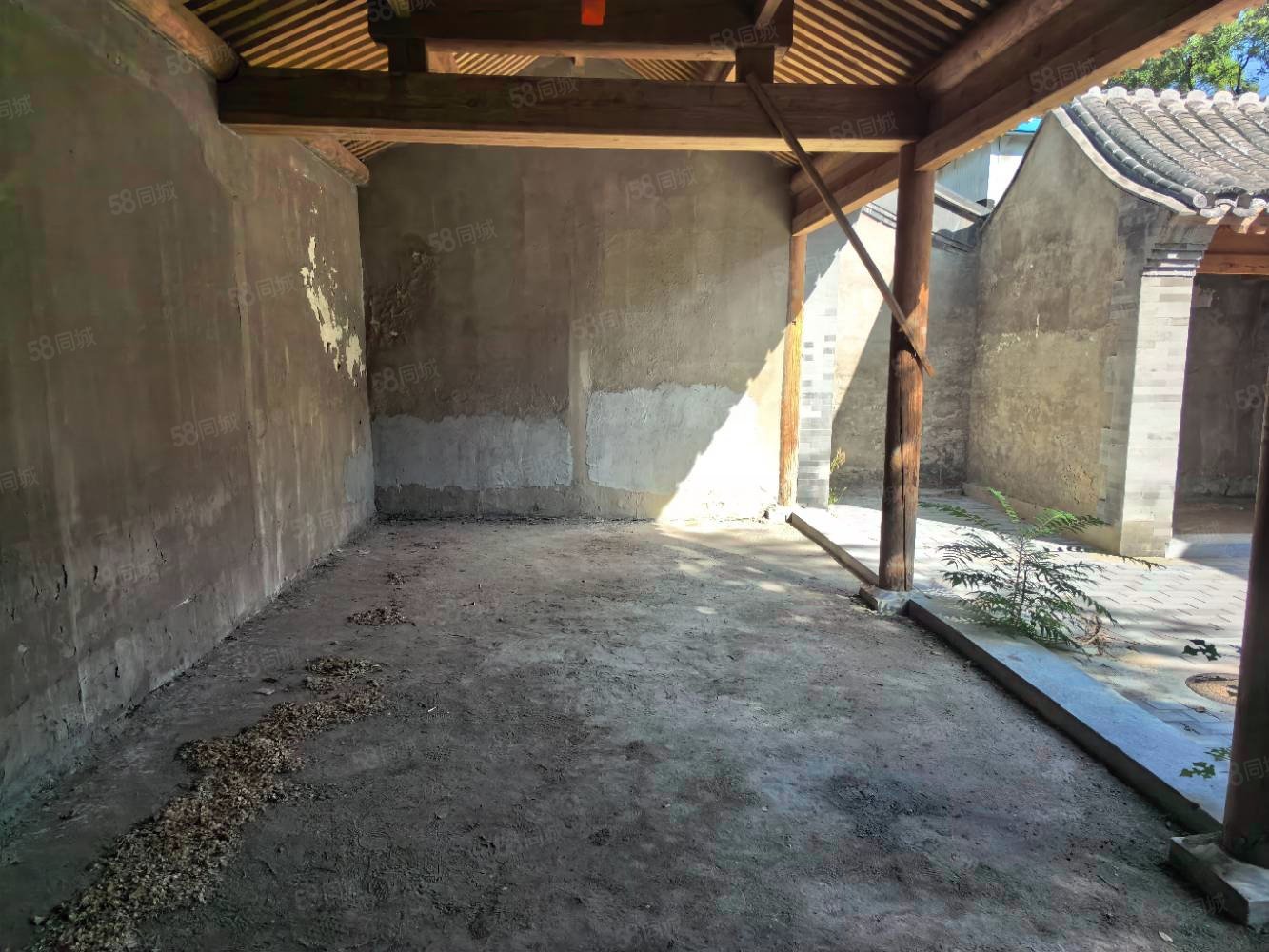 東絳胡同小區(qū)3室2廳0衛(wèi)150㎡南北1800萬