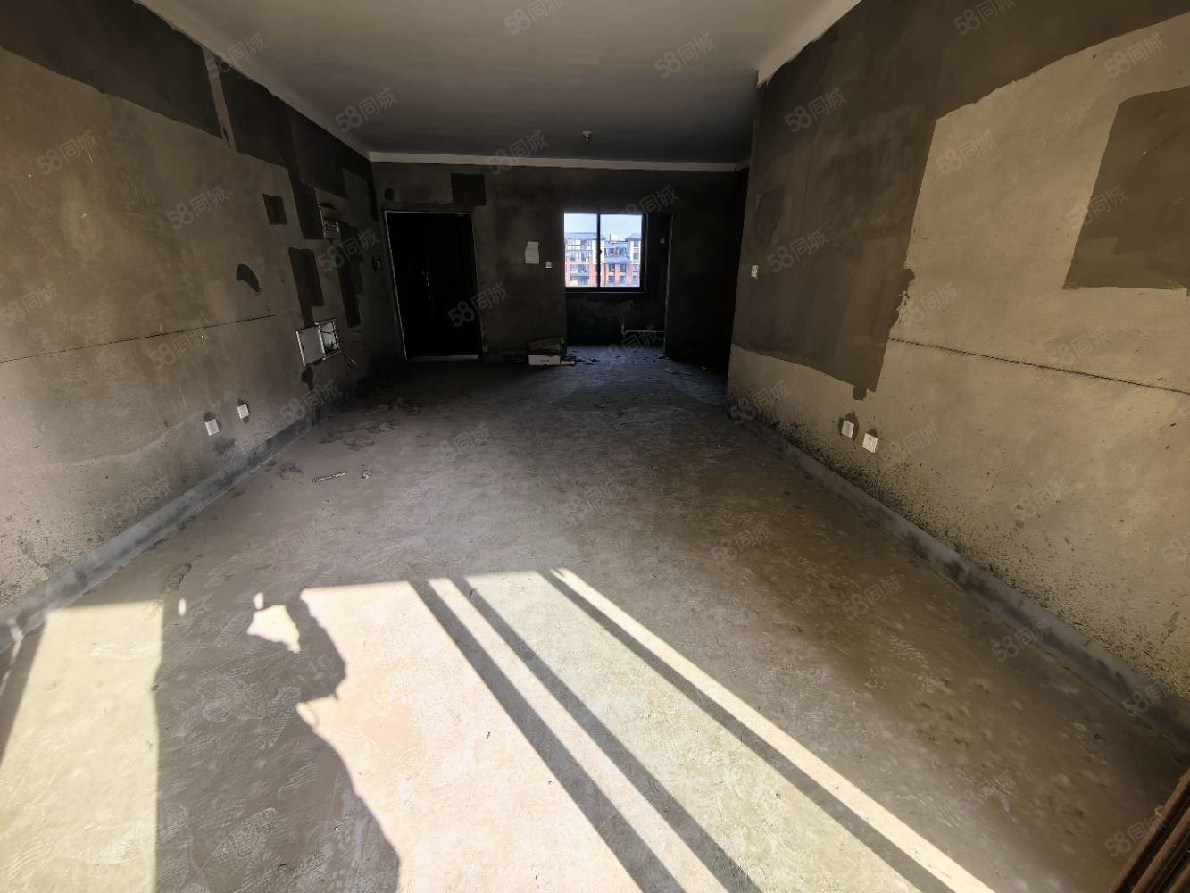 悦湖城3室2厅2卫120㎡南北71.6万