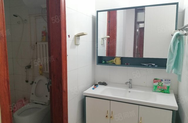 急售 水晶城多层 精装 南北通透 带储藏室 免大税