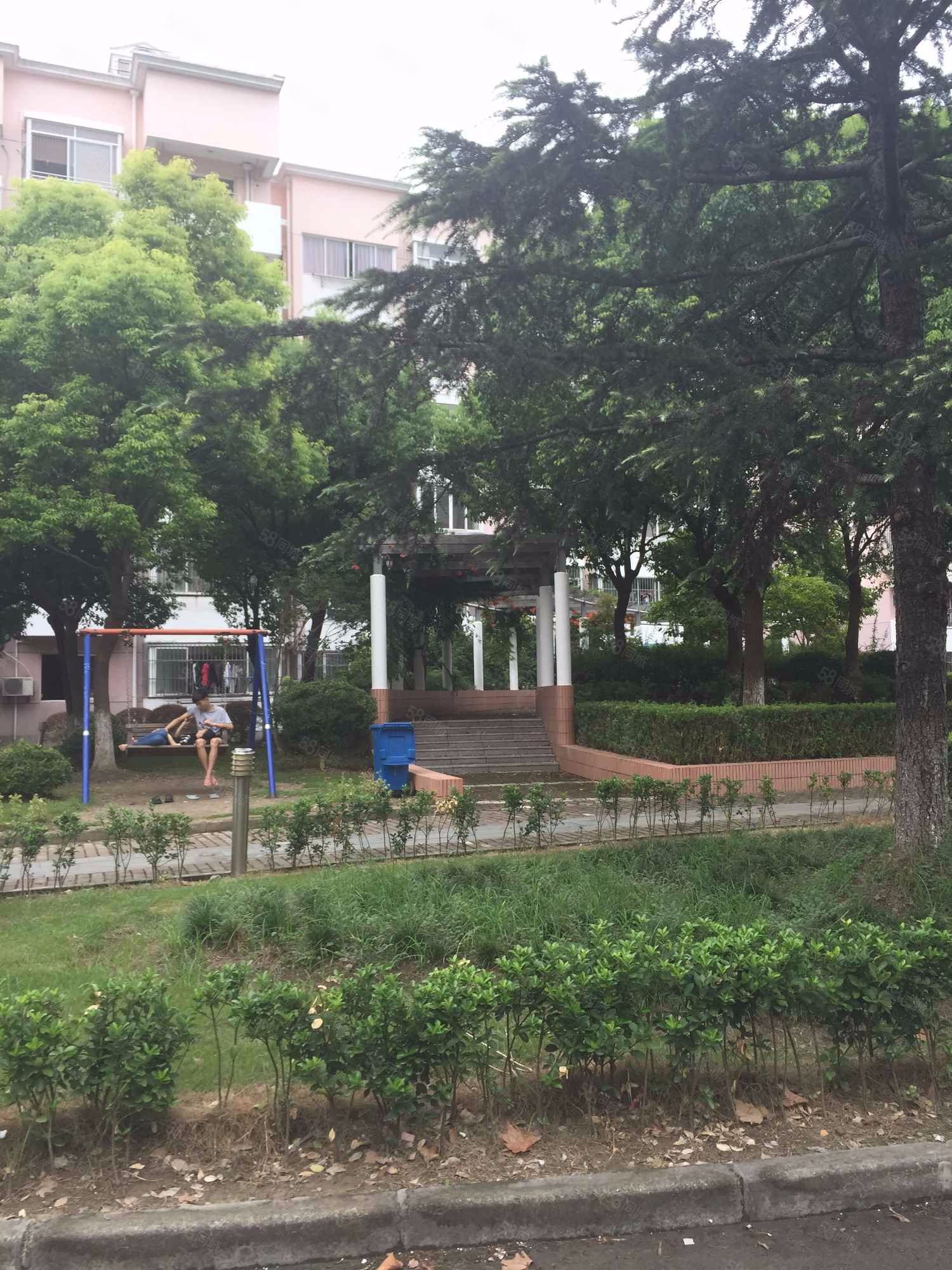 龙源星城1室1厅1卫46㎡北90万